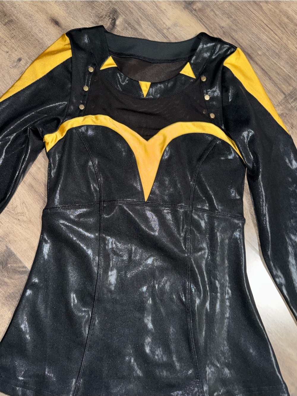 Crowned Athletics Queen Panther LS Top XS Marvel - Picture 2 of 12